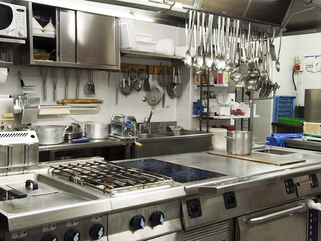 Clean commercial kitchen, Brooklyn. Services for cleaning your restaurant in NYC.