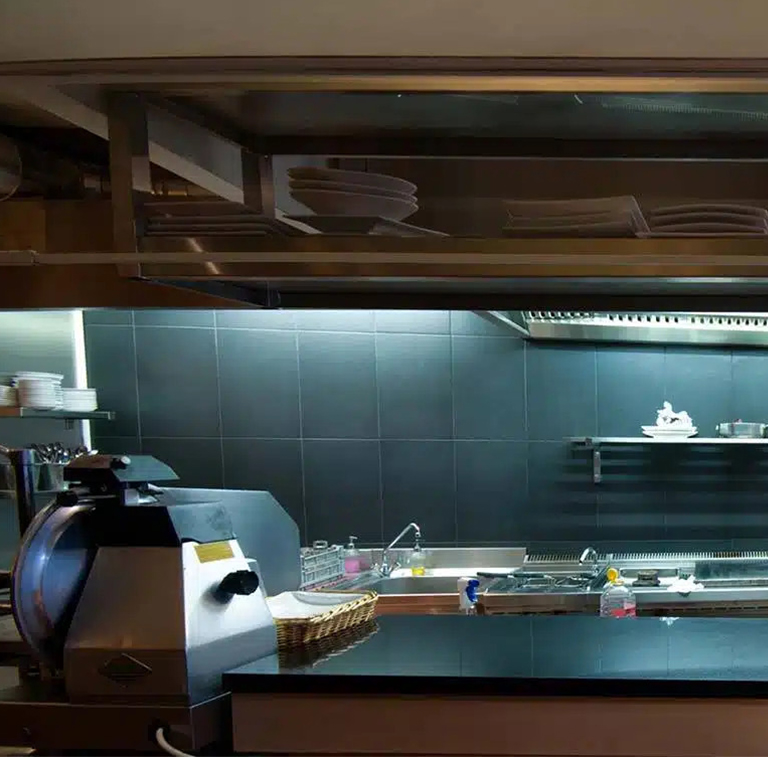 The best routine restaurant cleaning services NYC has to offer keep this kitchen look spotless.